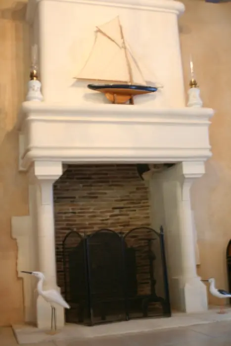 Cheminée en pierre de taille