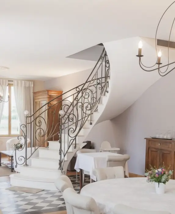 Escalier en voûte sarrasine et rampe en ferronnerie