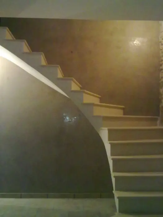 Escalier en voûte sarrasine, sous-face enduite