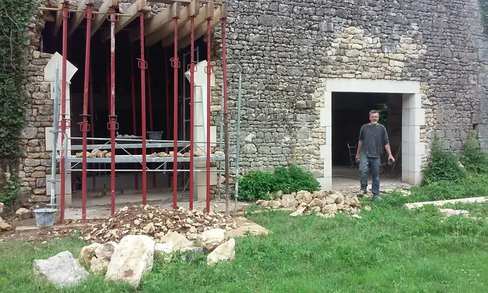 Rénovation d'une grange en pierre : création d'ouvertures